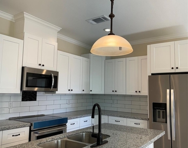 8522 Viterbo Road - Photo Thumbnail 15