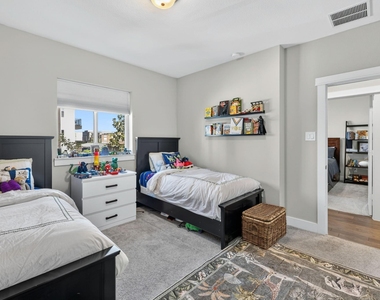 1423 Biondo Way - Photo Thumbnail 43