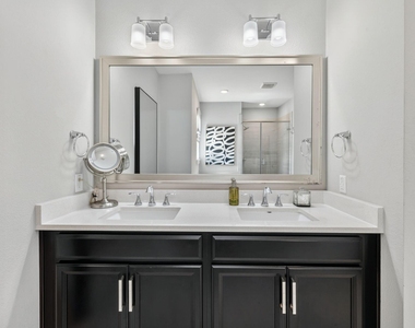 1423 Biondo Way - Photo Thumbnail 34
