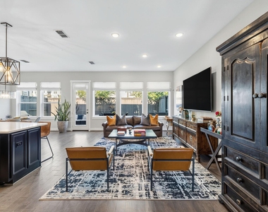 1423 Biondo Way - Photo Thumbnail 25