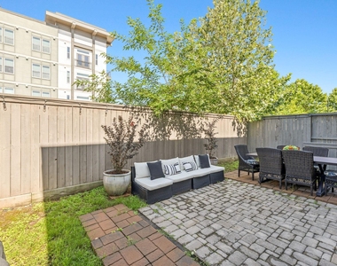 1423 Biondo Way - Photo Thumbnail 45