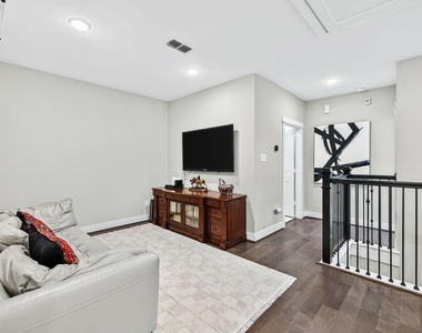 1423 Biondo Way - Photo Thumbnail 30