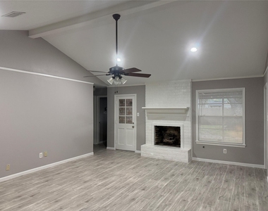 3815 Avenue R - Photo Thumbnail 2