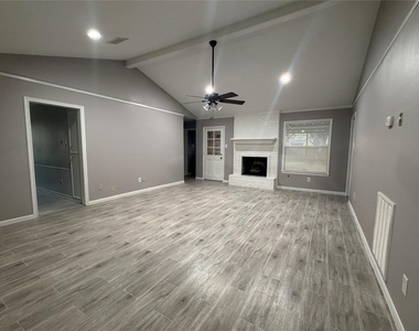 3815 Avenue R - Photo Thumbnail 9