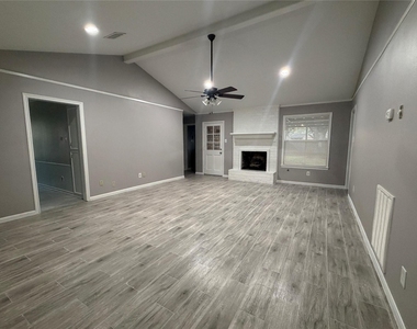 3815 Avenue R - Photo Thumbnail 3