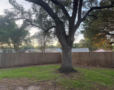 3815 Avenue R - Photo Thumbnail 12