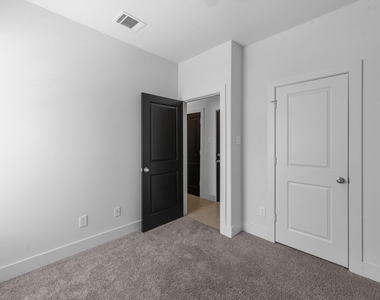 6033 Cypress Street - Photo Thumbnail 20