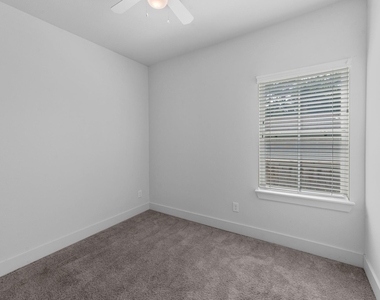 6033 Cypress Street - Photo Thumbnail 21