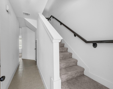 6033 Cypress Street - Photo Thumbnail 2