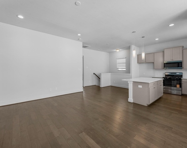 6033 Cypress Street - Photo Thumbnail 4