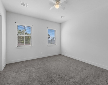6033 Cypress Street - Photo Thumbnail 11