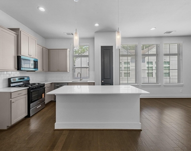 6033 Cypress Street - Photo Thumbnail 9