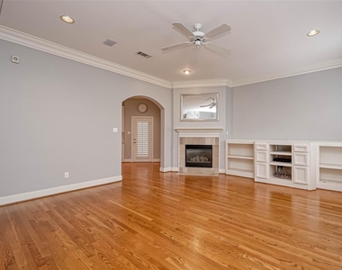 6413 Westcott Street - Photo Thumbnail 3