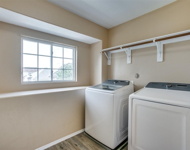 9907 Valance Way - Photo Thumbnail 30