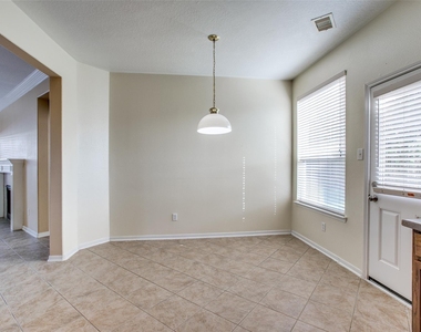 9907 Valance Way - Photo Thumbnail 12