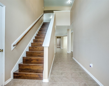 9907 Valance Way - Photo Thumbnail 3