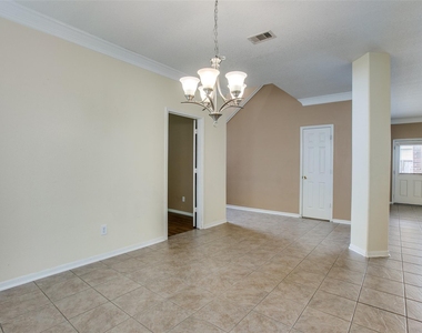 9907 Valance Way - Photo Thumbnail 4