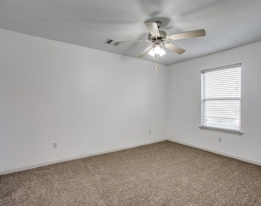 9907 Valance Way - Photo Thumbnail 31