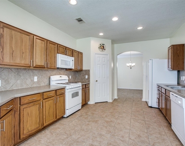 9907 Valance Way - Photo Thumbnail 11