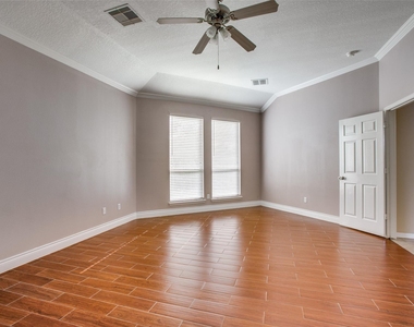 9907 Valance Way - Photo Thumbnail 27