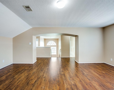 9907 Valance Way - Photo Thumbnail 19
