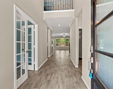309 Lochvale Peak Court - Photo Thumbnail 2
