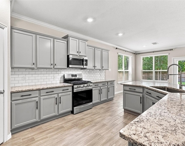 309 Lochvale Peak Court - Photo Thumbnail 5