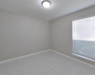3446 Edgecreek Drive - Photo Thumbnail 10