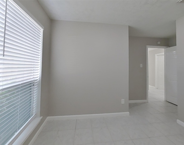 3446 Edgecreek Drive - Photo Thumbnail 12