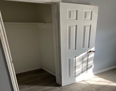 5702 Westover Street - Photo Thumbnail 3