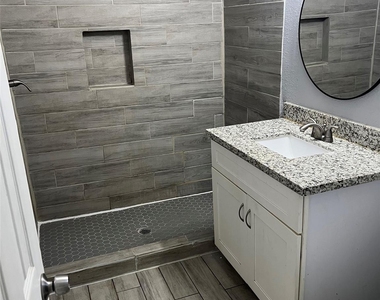 5702 Westover Street - Photo Thumbnail 7