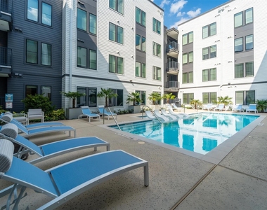 1690 North Loop - Photo Thumbnail 19