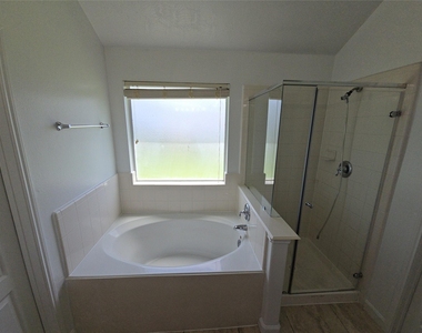 1306 Squire Drive - Photo Thumbnail 14