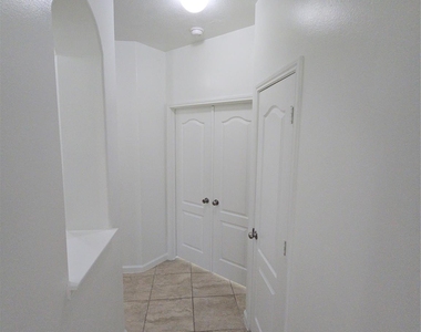 1306 Squire Drive - Photo Thumbnail 18