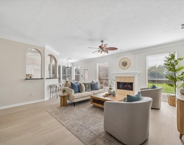 1515 Brazos Gate Drive - Photo Thumbnail 6