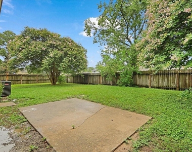 2601 Village Circle Dr Drive - Photo Thumbnail 13