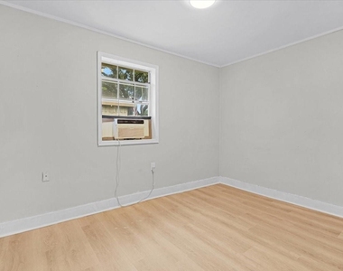 2601 Village Circle Dr Drive - Photo Thumbnail 5