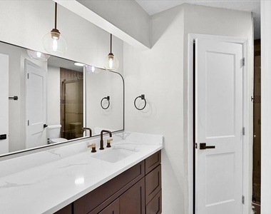 2601 Village Circle Dr Drive - Photo Thumbnail 3