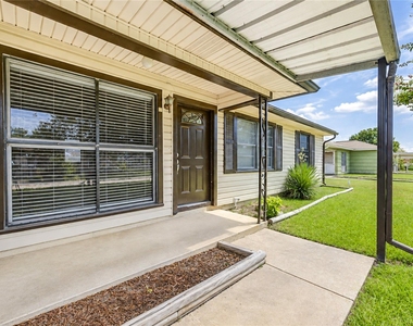 3205 Hays Street - Photo Thumbnail 6