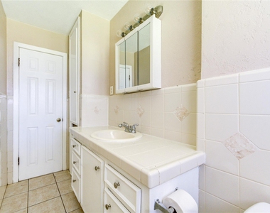 3205 Hays Street - Photo Thumbnail 19