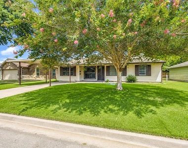 3205 Hays Street - Photo Thumbnail 3