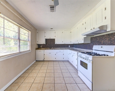 3205 Hays Street - Photo Thumbnail 26