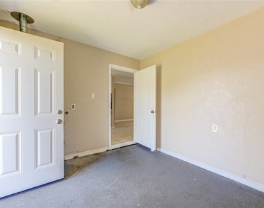 3205 Hays Street - Photo Thumbnail 34