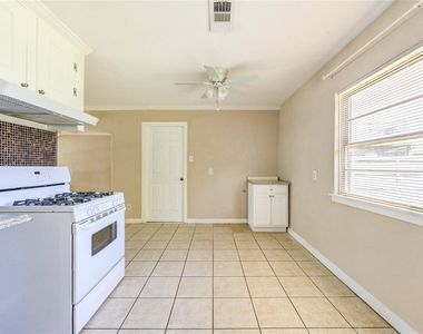 3205 Hays Street - Photo Thumbnail 28