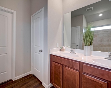21450 Holly Heights Road - Photo Thumbnail 15
