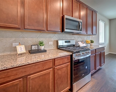 21450 Holly Heights Road - Photo Thumbnail 8