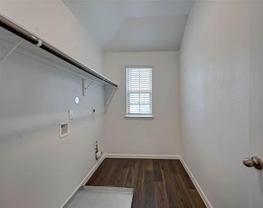21450 Holly Heights Road - Photo Thumbnail 11