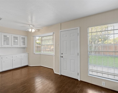 11007 Gatlinburg Drive - Photo Thumbnail 9