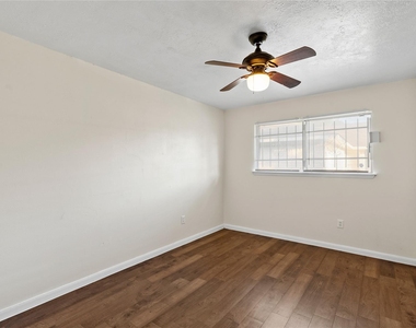 11007 Gatlinburg Drive - Photo Thumbnail 13