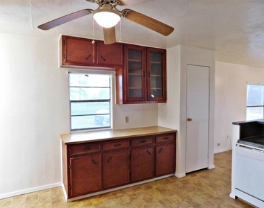 1607 Mallard Lane - Photo Thumbnail 3